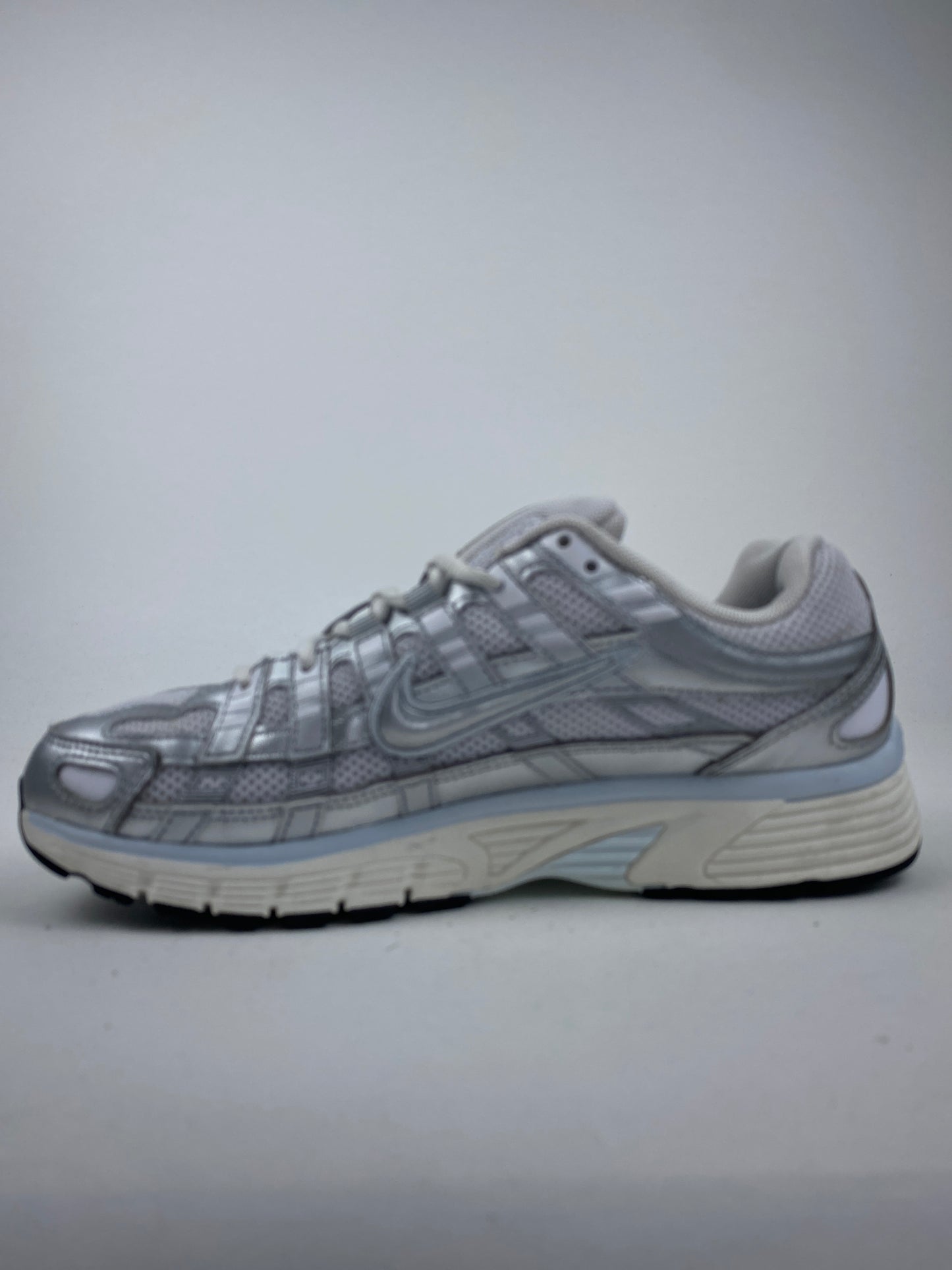 Nike P-6000 White Blue Tint Sail Metallic Silver ( Taille 39 )