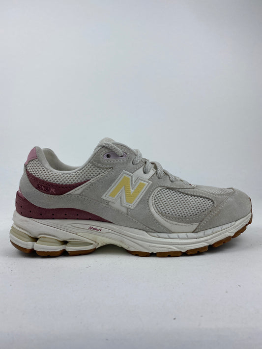 New Balance 2002r Ecru Bordeaux Rose ( Taille 38 )