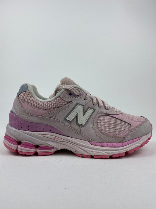 New Balance 2002R Rose ( Taille 38.5 )