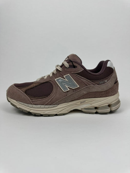 New Balance 2002R Black Fig